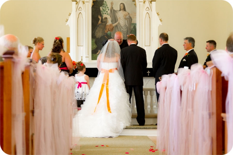 wedding-photography-in-silvana-wa-little-church-on-the-hill